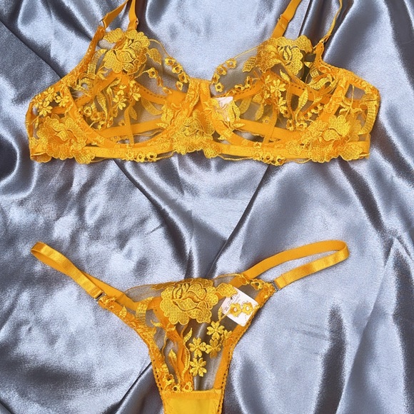 Lingerie set - Picture 4 of 4